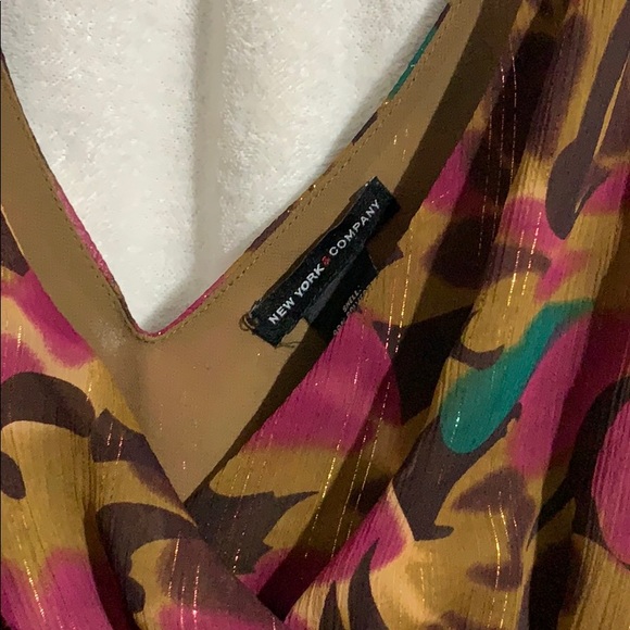 🔥New York & Company Blouse - Picture 2 of 4